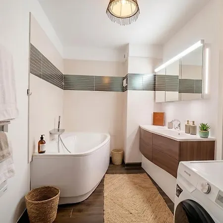 Duplex T3 Moderne Au Metro - Clim & Parking Prive Rouen